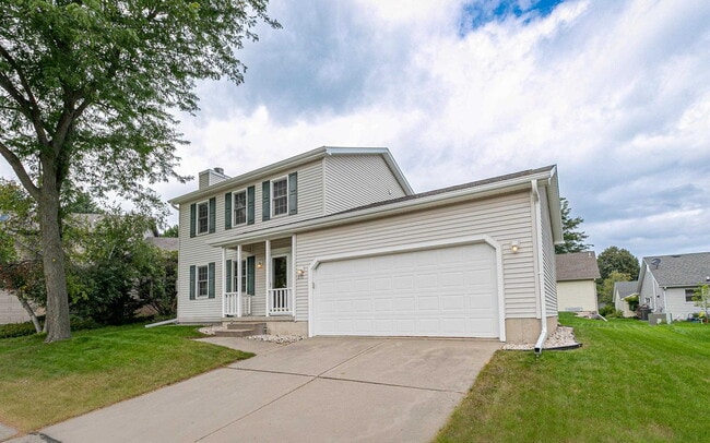 Building Photo - 878 Sky Ridge Dr