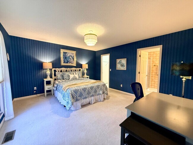 Building Photo - Spacious Home in Kenmure