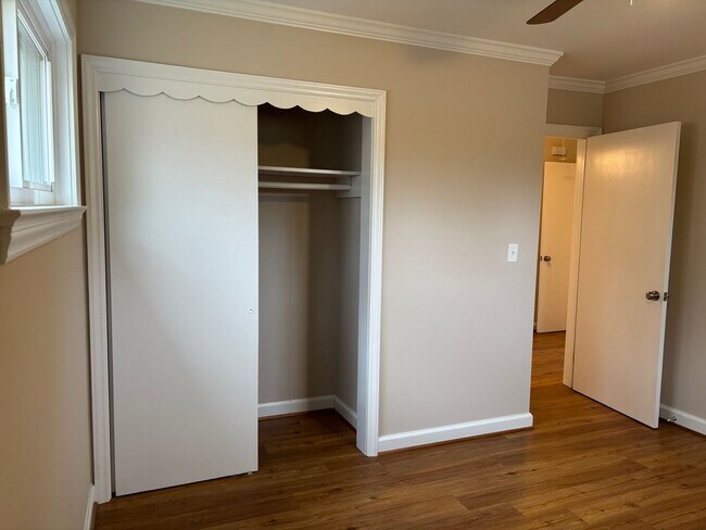 Building Photo - 4 bed, 2 bath brick home located in Asheboro