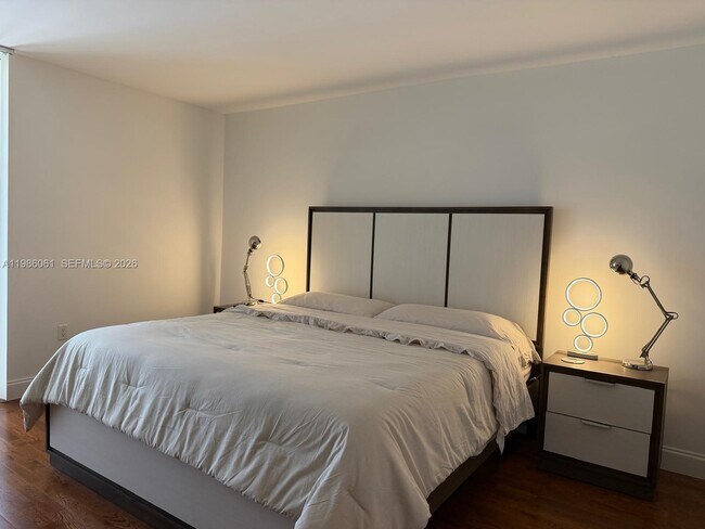 Building Photo - 20505 E Country Club Dr