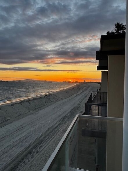 Building Photo - 6117 E Seaside Walk