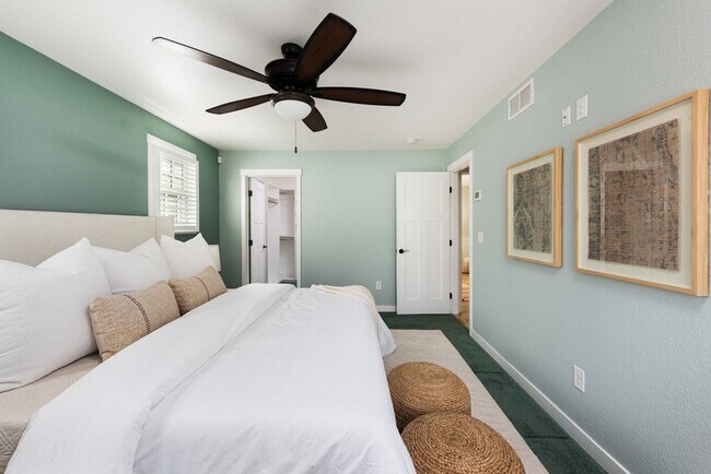 Building Photo - 5 Bedroom 2.5 Bath Retreat in Prime Arvada...