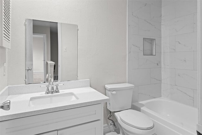 Building Photo - 10327 Gladewood Dr