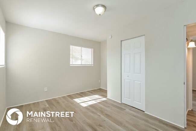 Building Photo - 455 W Montana St