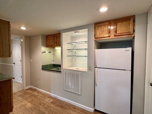 Building Photo - 212 Talah Ln