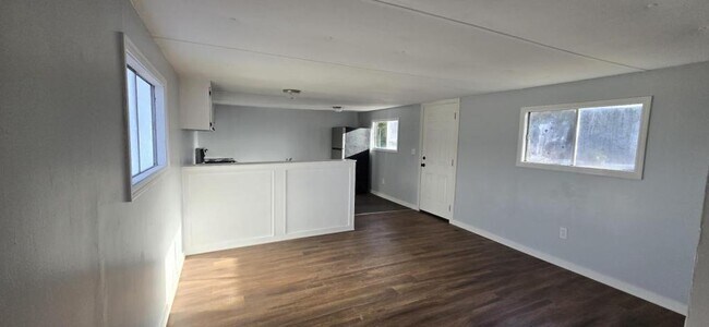 Building Photo - 2623 W Black Creek Rd