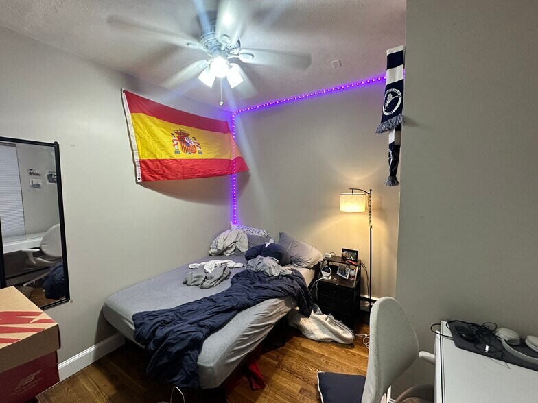 Building Photo - 588 Columbus Ave