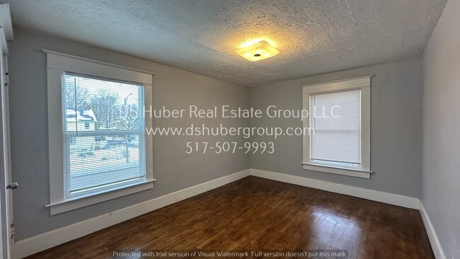 Building Photo - 921 W Oakland-