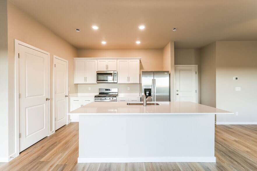 Building Photo - 7324 Crystal Ave