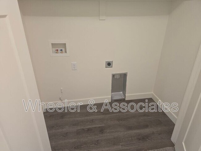 Building Photo - 444 W 1080 S