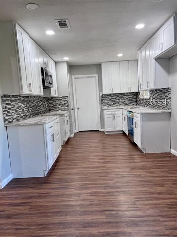 Building Photo - 4201 Fernwood Dr