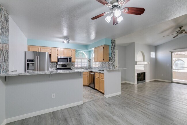 Building Photo - Updated 2-Bedroom Condo with Fireplace