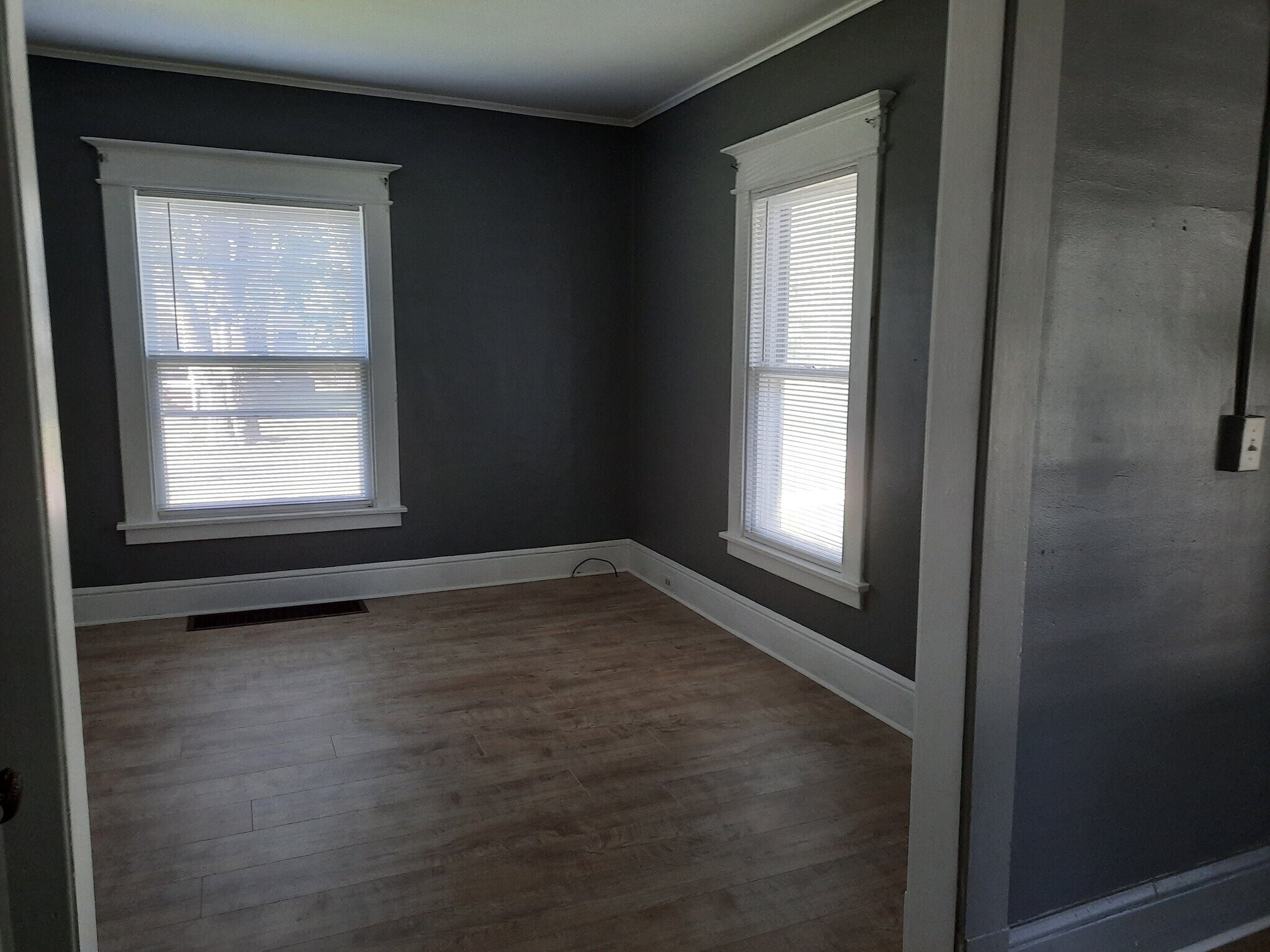 Building Photo - 203 Wilson St