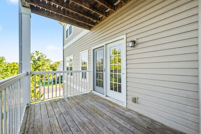 Building Photo - 961 Mistflower Ln