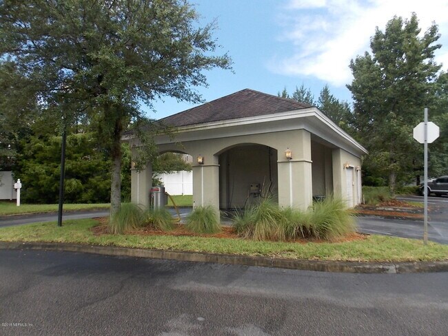 Building Photo - 1001 Monument Rd