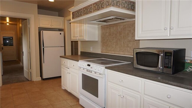 Building Photo - 1127 Glenwood Ave