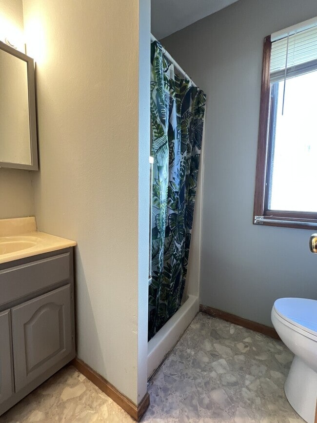 Building Photo - 4563 Camelot Dr