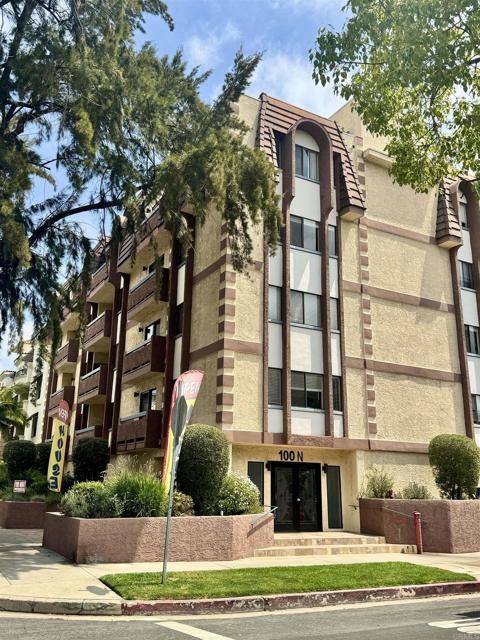 Building Photo - 100 N Clark Dr