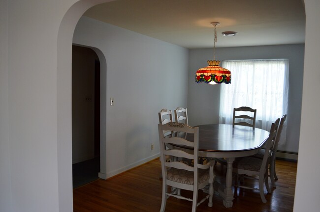 Dining room - 1200 Easton Rd