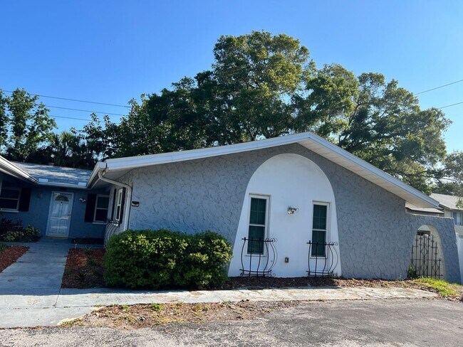 Building Photo - 4042 Audubon Dr