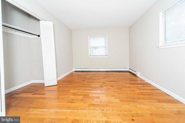 Building Photo - 30 Apple Ave