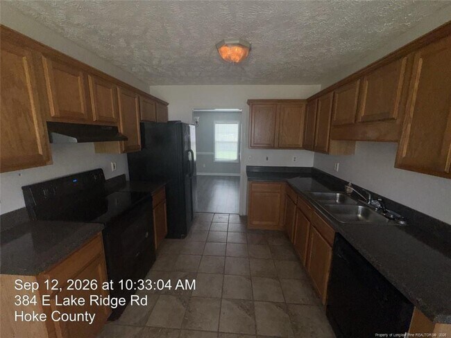 Building Photo - 384 E Lake Ridge Rd
