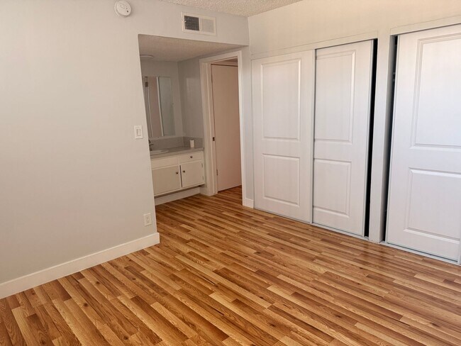 Building Photo - 14751 Titus St