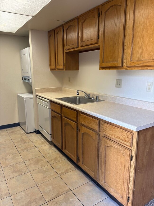 Building Photo - 5107 Rainbow Harbour Cir