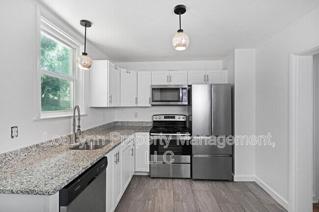 Building Photo - 505 B St