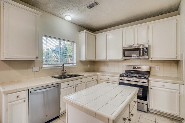 Building Photo - 8022 Willancy Ln