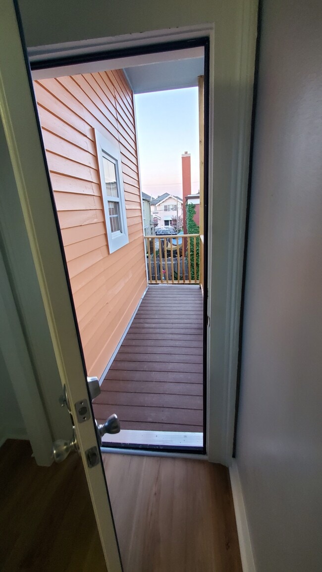 Building Photo - 2027 General Taylor St