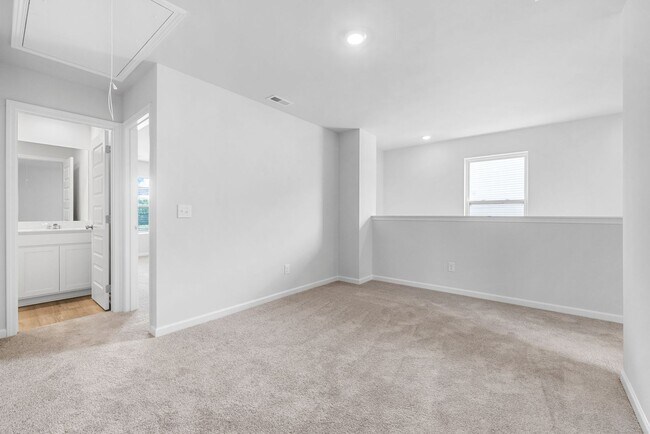 Building Photo - 457 Perthshire Lp