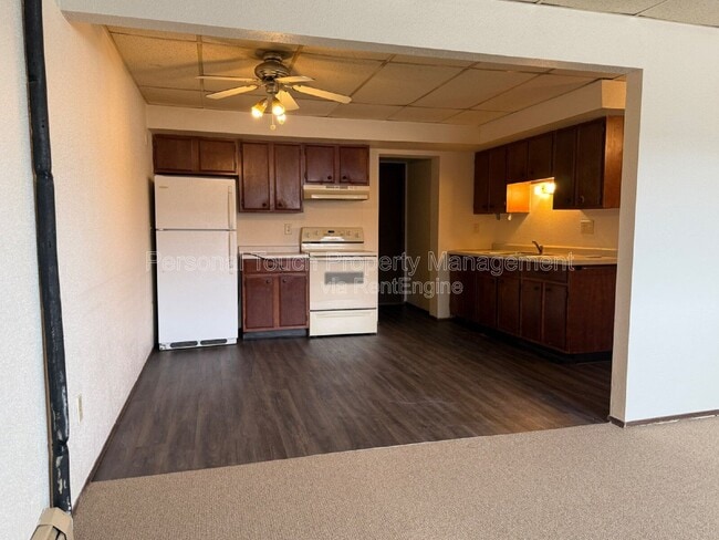 Building Photo - 911 Western Rd