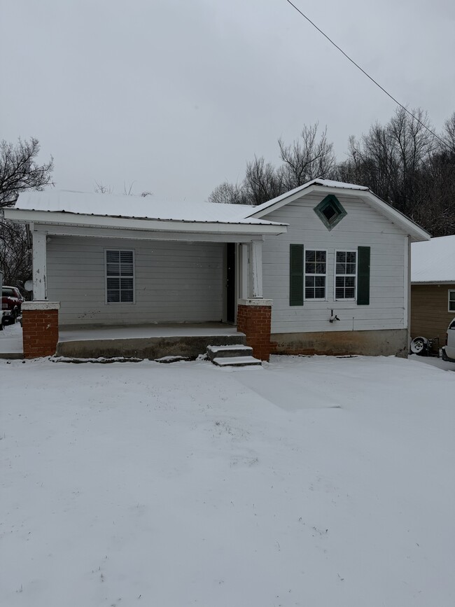 Building Photo - 1402 Worth St SW