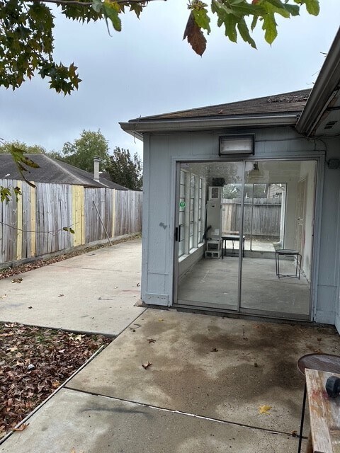 Building Photo - 15907 Vista Del Mar Dr