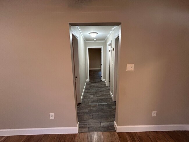 Building Photo - Charming 2 Bedroom/2.5 Bathroom home in Sandfly