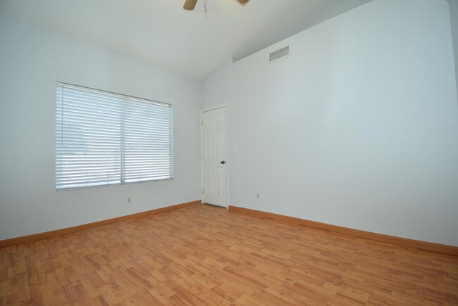 Building Photo - 2250 W Rockwell Dr