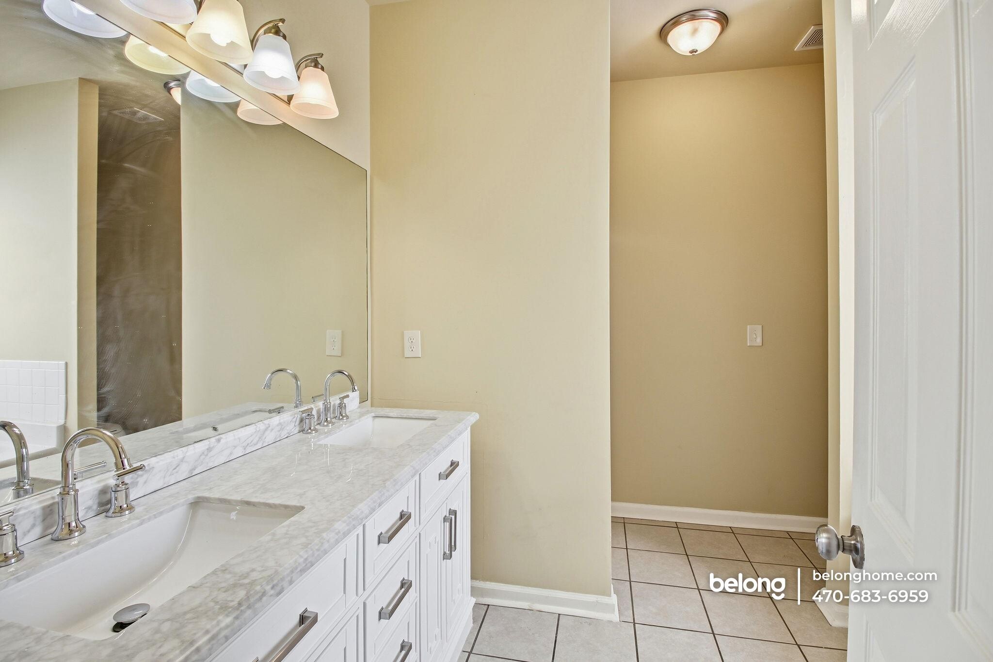 Building Photo - 505 Anglewood Trace