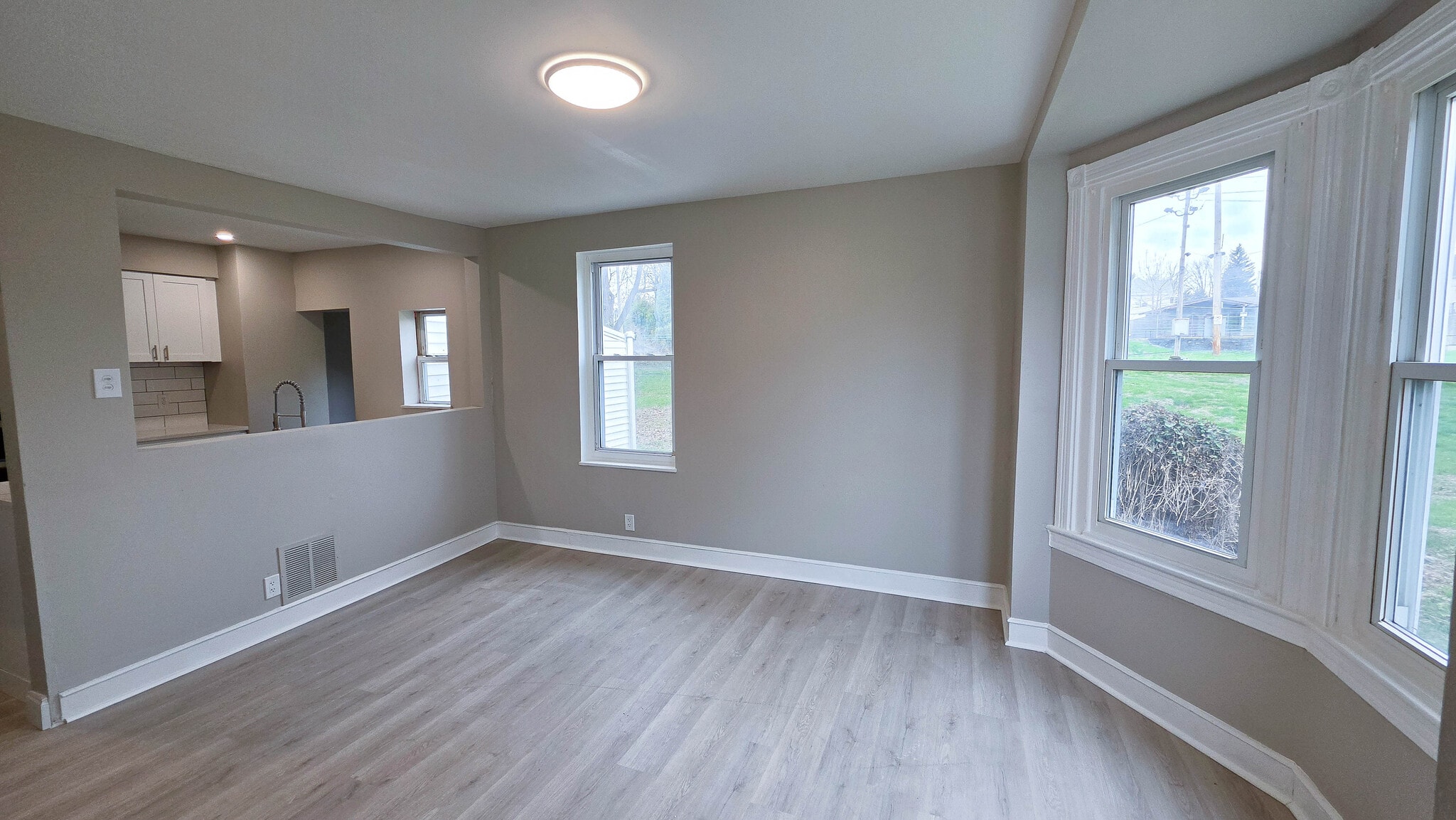 Building Photo - 1112 Elmwood Ave