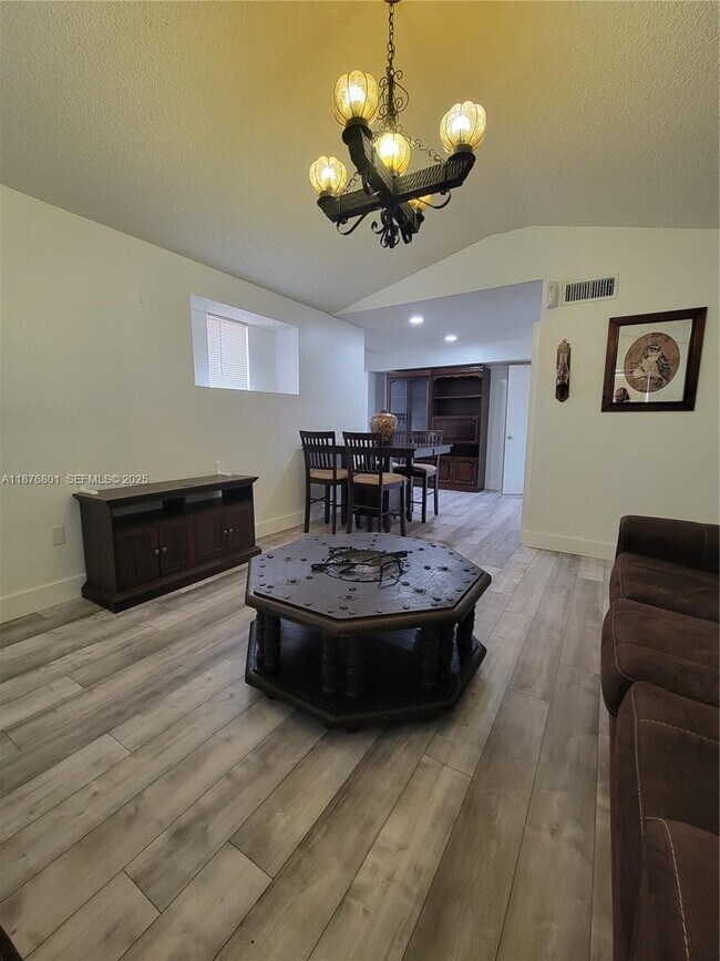 Building Photo - 10440 SW 156th Ct