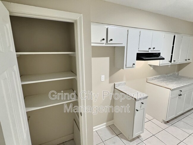 Building Photo - 3411 Brutonwood Cove