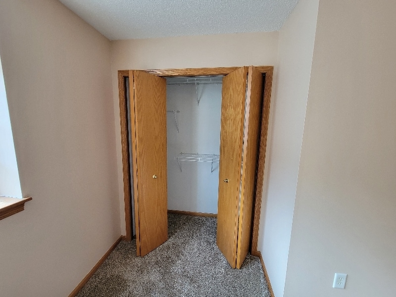 Building Photo - 10 Cherry Ct