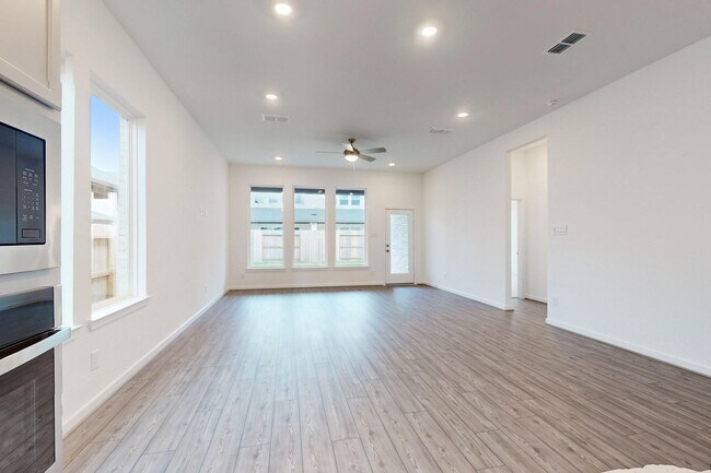 Building Photo - 21622 Laggan Clf Ln
