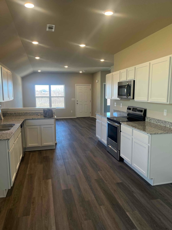 Building Photo - 1039 S Nighthawk Ln