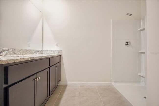 Building Photo - 555 Tanaro Ln