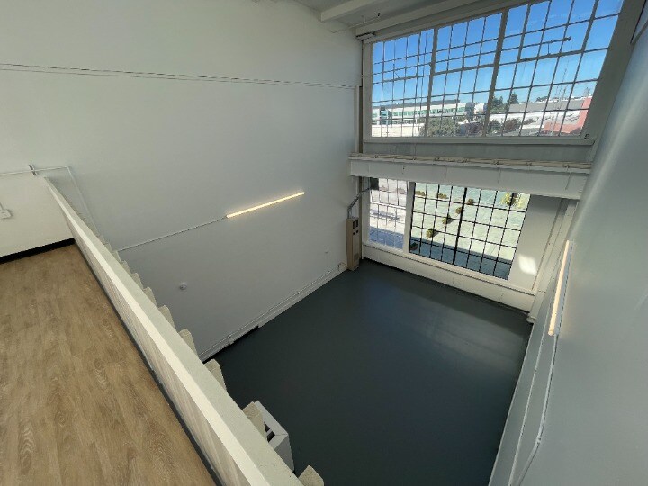 Building Photo - 6221 Hollis St