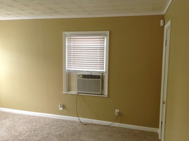 Building Photo - Beautiful home!