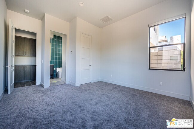 Building Photo - 2759 Mystic Mountain View