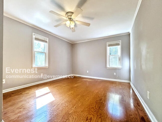 Building Photo - 1807 Dresden Dr NE