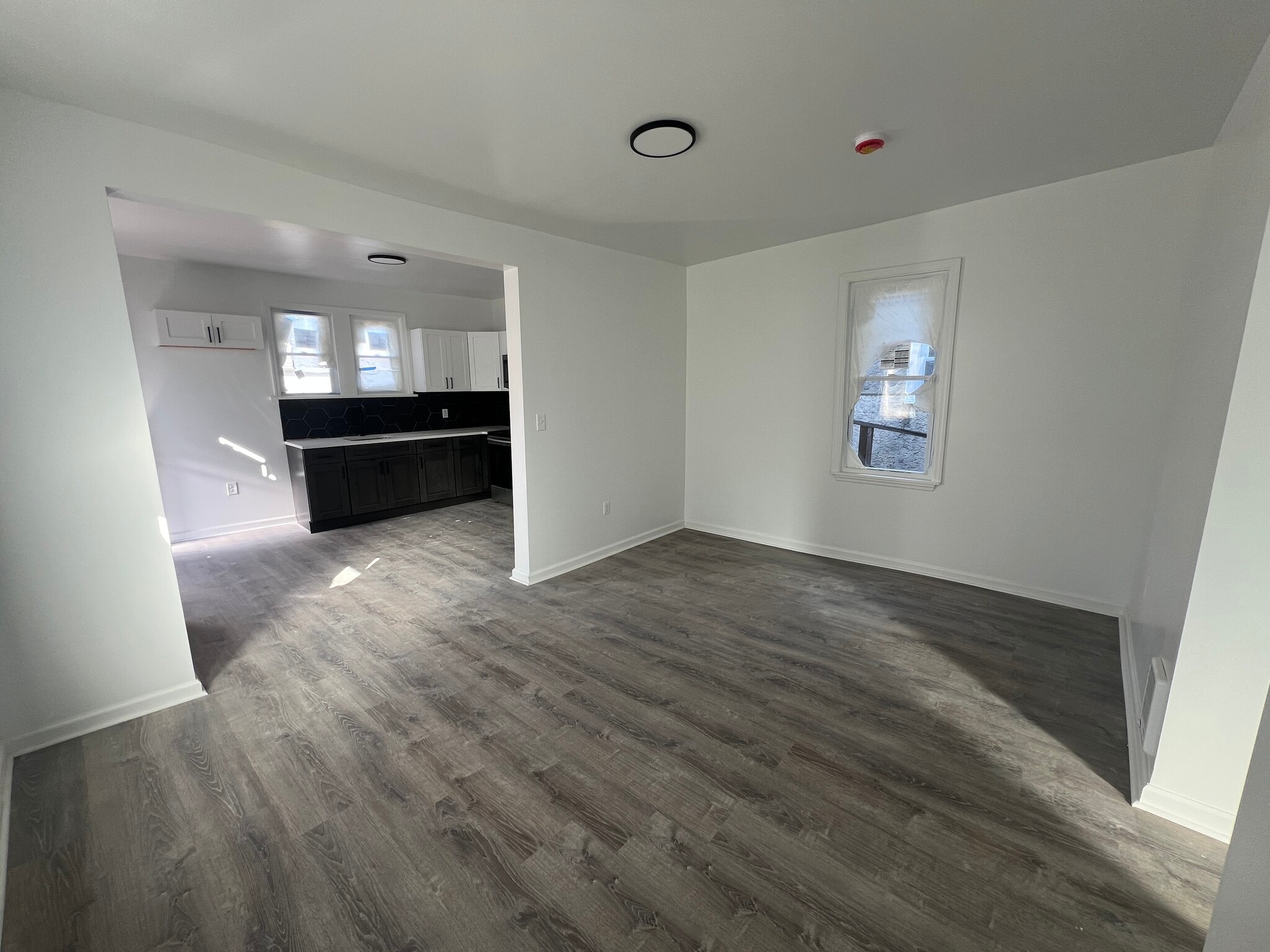 Rear unit - 1132 W 8th St